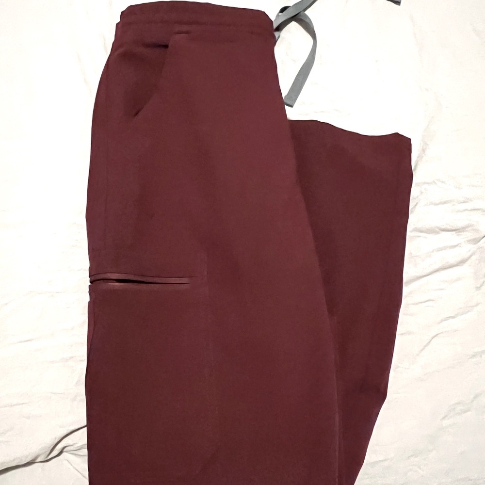 XS yola FIGS scrub bottoms- lightly used.